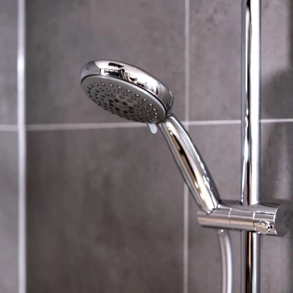 Wenko Duschkopf Basic Grau Kunststoff (ABS), 10 X 10 Cm Grau Chrom 8 Wenko Duschkopf Basic Grau Kunststoff (ABS), 10 X 10 Cm Grau Chrom – Bild 8